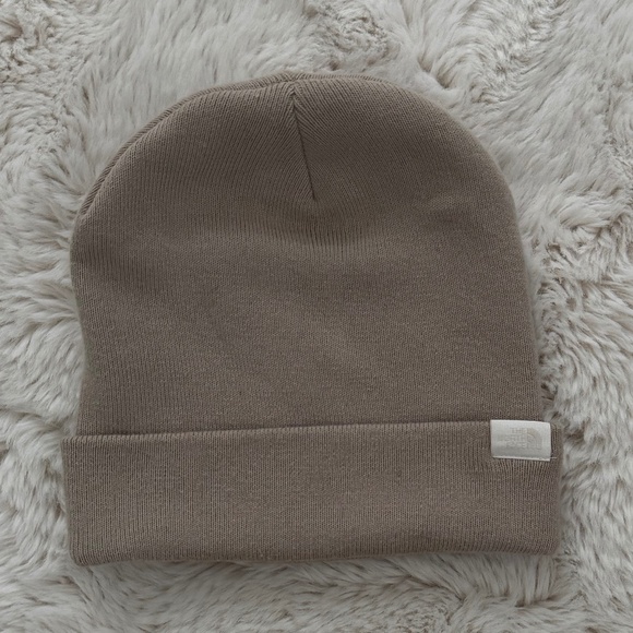 Women's North Face Winter Hat - Picture 1 of 1